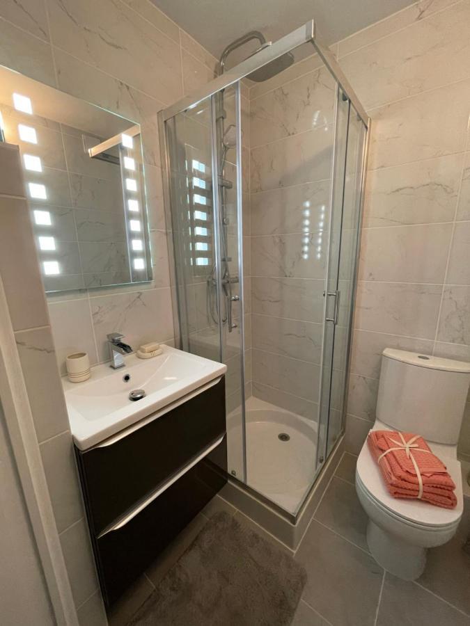 Appartement de charme à 2 min de la plage Vallauris Exterior foto